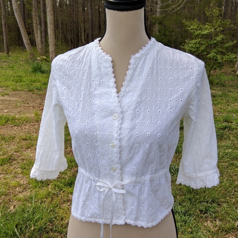 Isaac Mizrahi White Eyelet Button-down Top